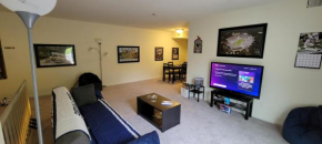 Lion's Den! 3 Bd 2 Bth Apartment